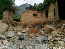 泥に埋まった家／Kohistan
