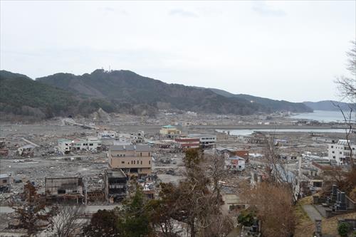 2011年4月：町の中心部が壊滅状態に（大槌町）