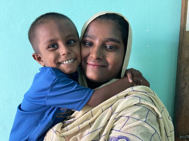 いつもニコニコ笑顔のソニアと彼女の赤ちゃん