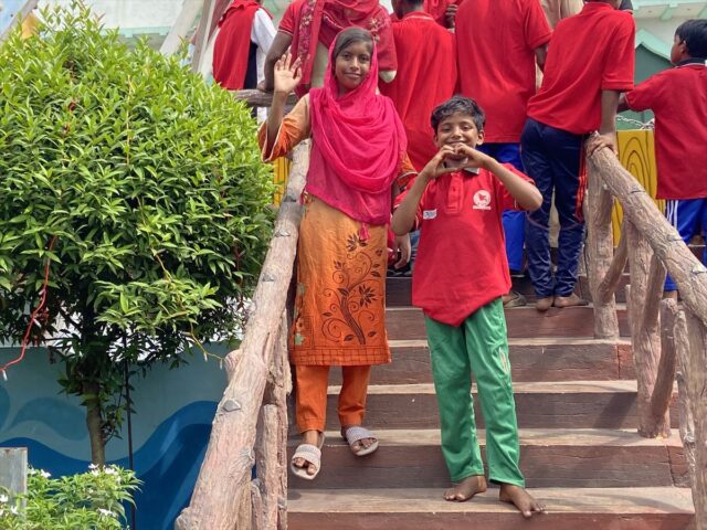 2025年10月29日 遠足で遊園地へ出かけた時の一コマ